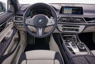 Erősebbek a BMW 7 alapmotorjai 22