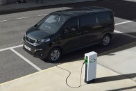 Nyolcszemélyes elektromos busz a Peugeot-tól 24