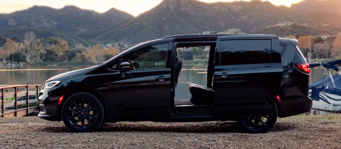 Terepjárósították a Fiat-Chrysler buszlimuzinját