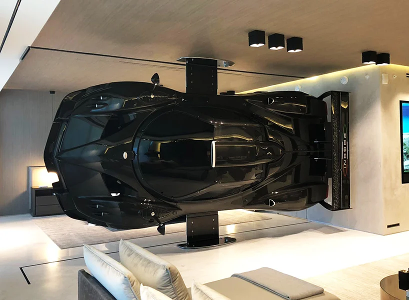 A legfelsőbb körökben akár egy Pagani Zonda is lehet térelválasztó a nappalidban 3