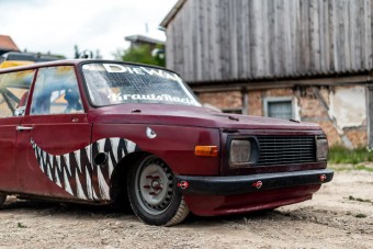 Ennek a széttuningolt Wartburgnak minden csavarja meglepetés