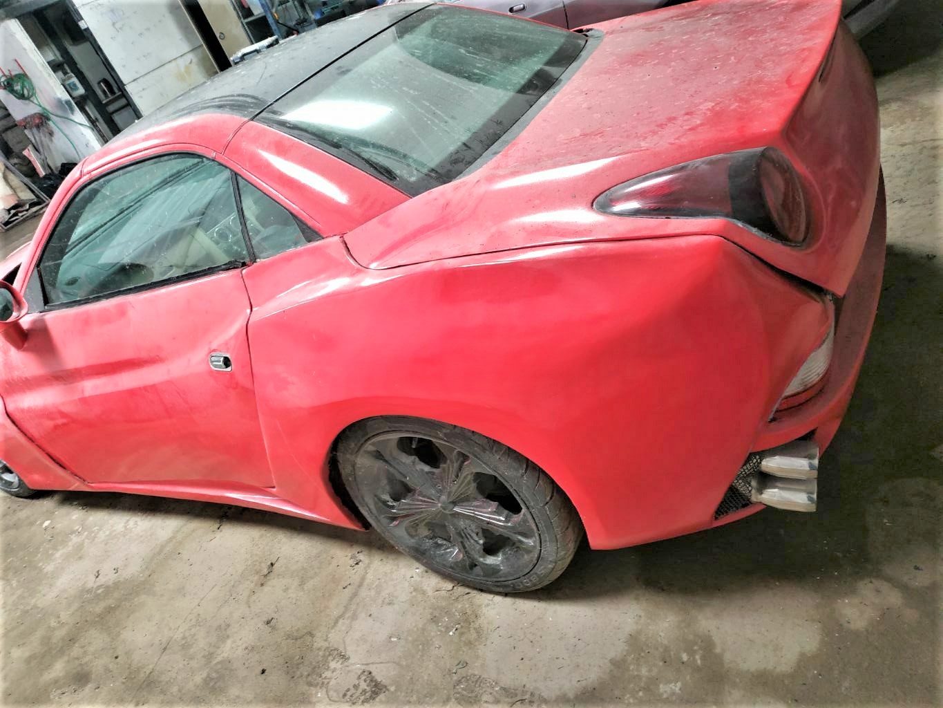 Ezért a Ferrarivá puffasztott Mercedesért tényleg kár volt 1 Ezért a Ferrarivá puffasztott Mercedesért tényleg kár volt 1