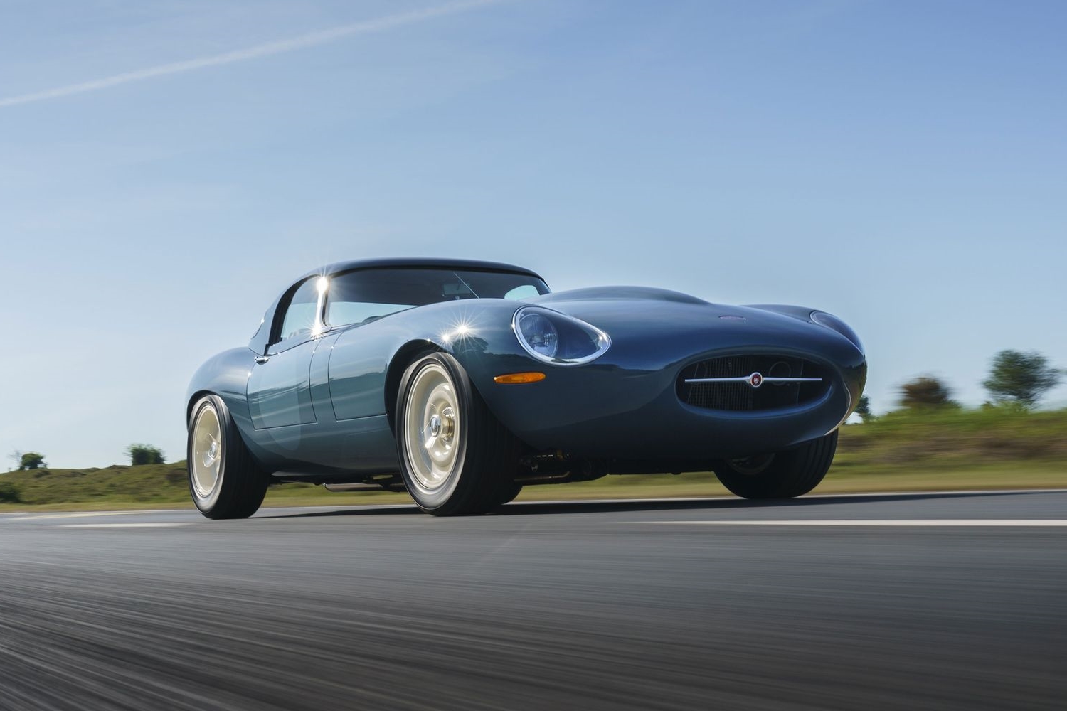 1017 kilónyi tökéletesre csiszolt Jaguar az Eagle E-Type Lightweight 11