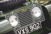 Kínosan makulátlan ez az 1950-es Land Rover 16