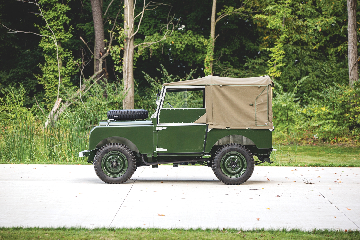 Kínosan makulátlan ez az 1950-es Land Rover 8