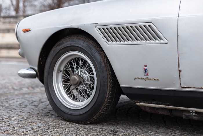 Csodálatosan patinás a restaurálatlan Ferrari 250 GTE 8