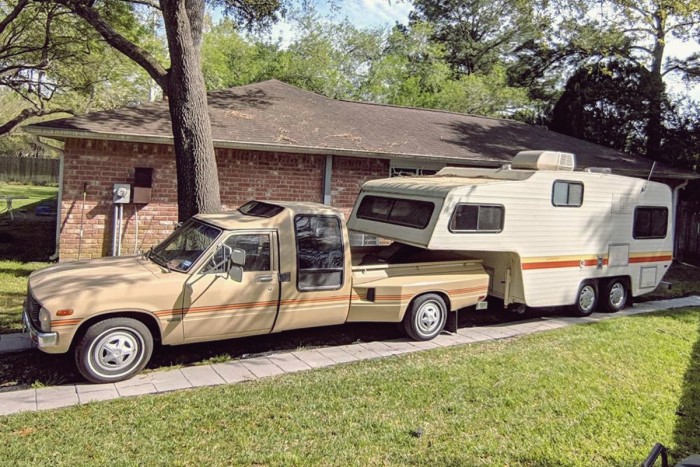 Ha lakókocsival mennél vissza a 80-as évekbe, akkor ezt nézd meg!