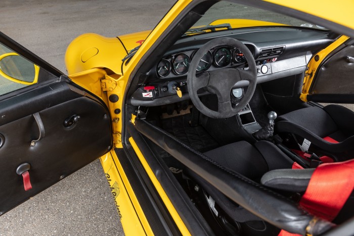 Elmehetsz vele a boltba, miután leugrottál a dobogóról 7