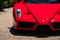 Ez nemcsak egy Ferrari Enzo, hanem egy 800 milliós netes vásárlás 25