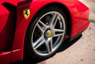 Ez nemcsak egy Ferrari Enzo, hanem egy 800 milliós netes vásárlás 28