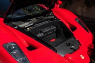 Ez nemcsak egy Ferrari Enzo, hanem egy 800 milliós netes vásárlás 32