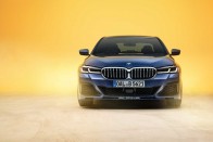 300 felett száguldhat a család az Alpina 5-ös BMW-jében 19