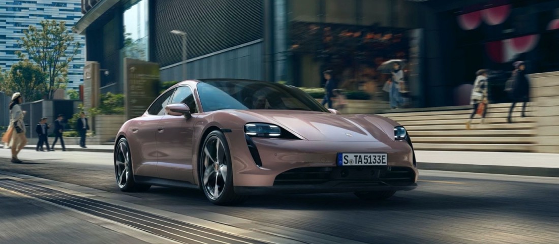 Hátsókerekes, elektromos Porsche, akár 476 lóerővel