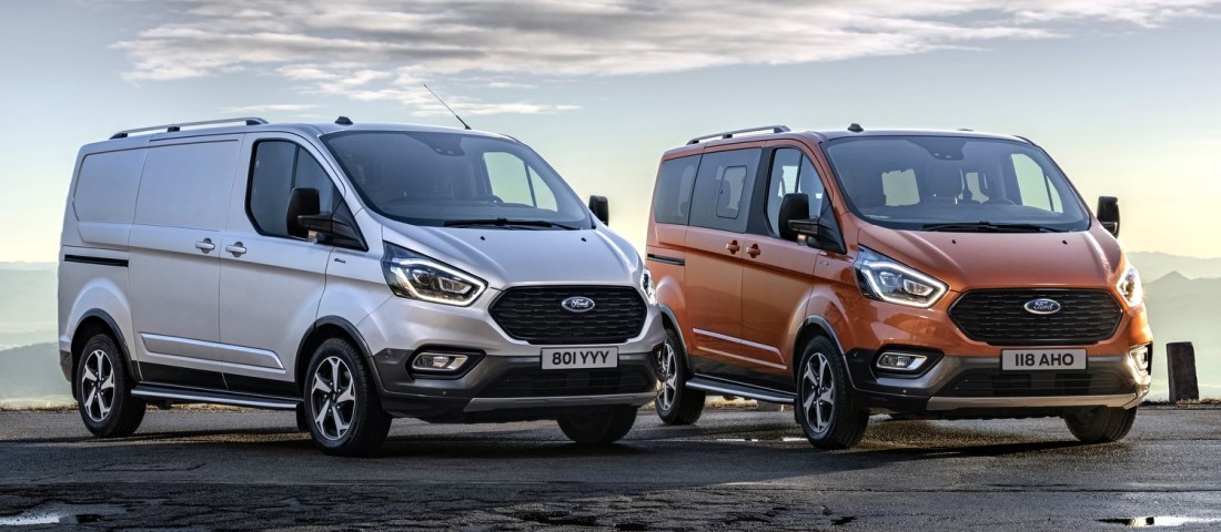 Szabadidőjárműnek képzeli magát a Ford furgonja