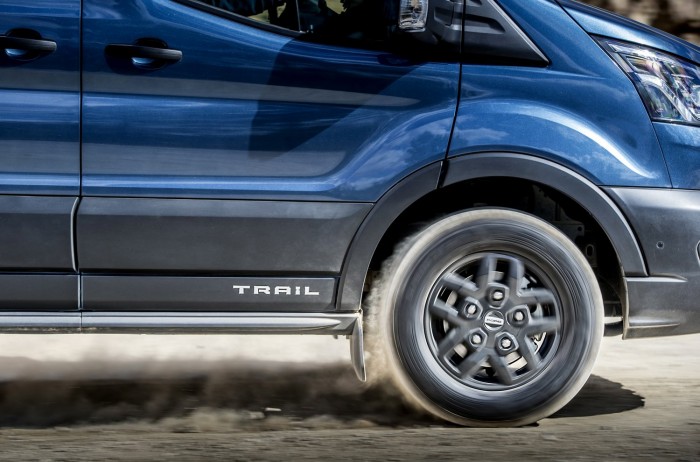 Hatvan fotón a Ford lifestyle-furgonja 45