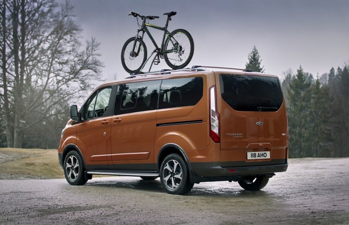 Hatvan fotón a Ford lifestyle-furgonja 55