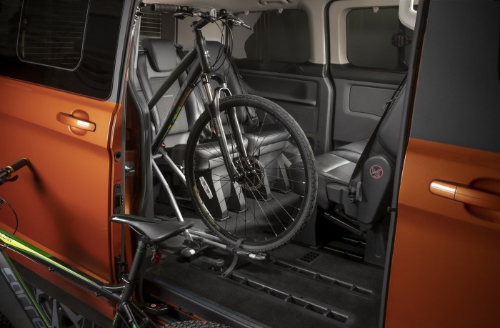 Hatvan fotón a Ford lifestyle-furgonja 57