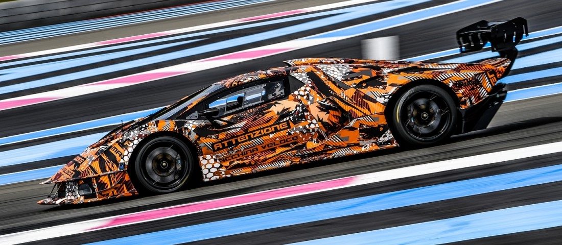 Versenypályán a helye a Lamborghini hiperautójának
