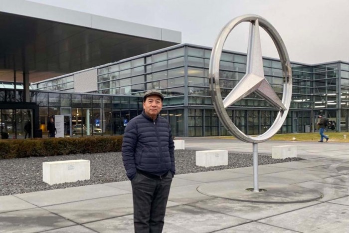 Fél napot repült a dühös autós, hogy panaszkodjon