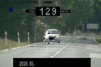 Ennek a siófoki suzukisnak a gyorshajtás volt a legkisebb gondja, amikor lekapcsolták