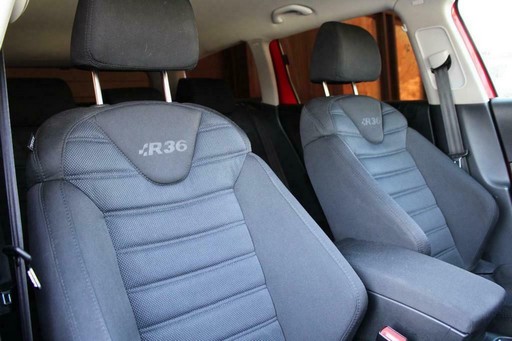 Ez a ritka csúcs-Passat kiemelkedik a kerregő dízelek tengeréből 5