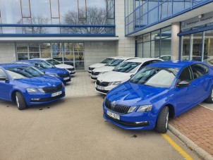 Durván szaporodnak a szabálytalankodókat figyelő rendőrautók