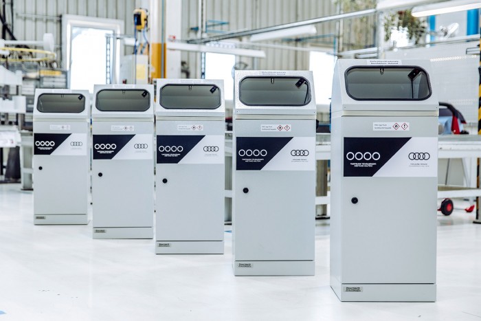 Kézfertőtlenítő automatát szabadalmaztat a győri Audi