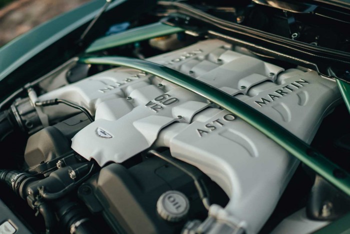 Csodás ritkaság az Aston Martin V12 Zagato 6 | Vezess Csodás ritkaság az Aston Martin V12 Zagato 6