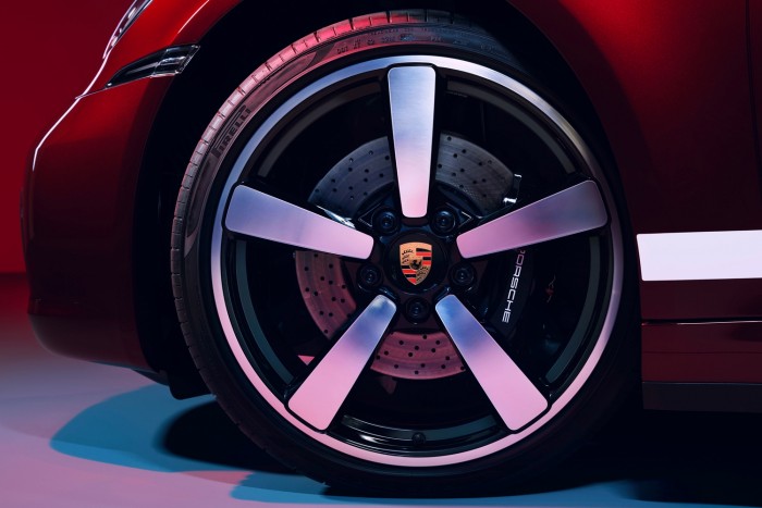 Igazi retró best of válogatás a limitált szériás 911 Targa 4S 6