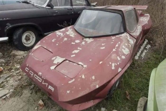 Elhagyott egyedi sportkocsikra bukkantak Bulgáriában