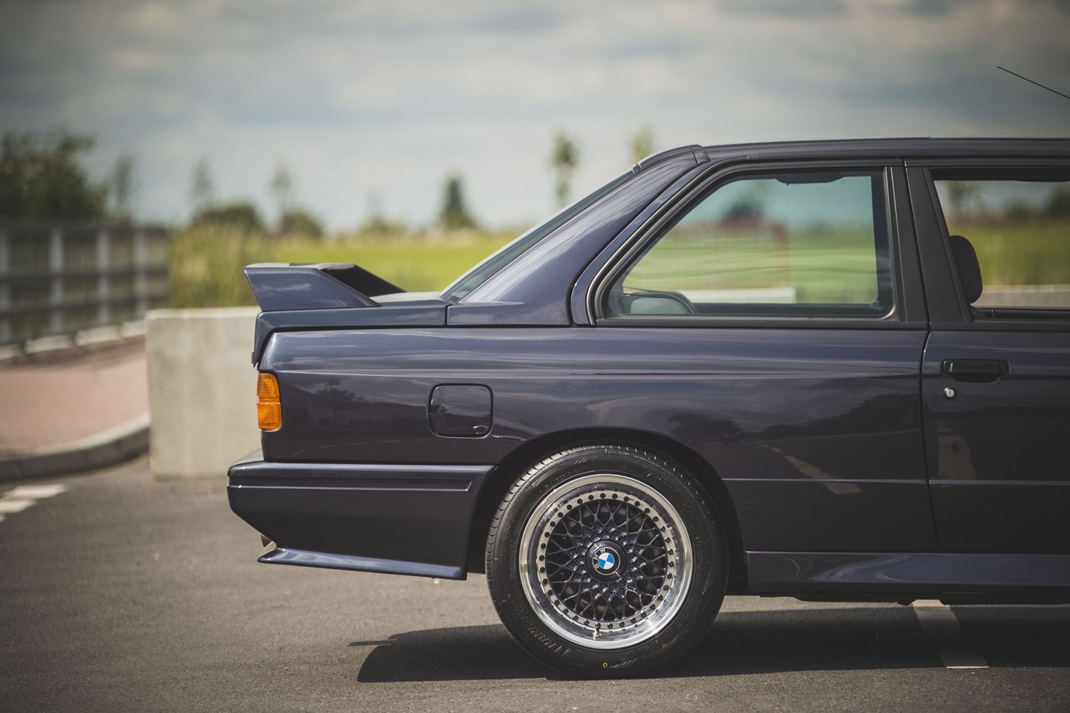 Az 1988-as BMW M3, amit nem féltek használni 21