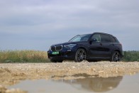 Hibrid a BMW-től: karcolja a 40 milliót, de nem véletlenül 69