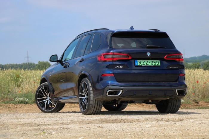 Hibrid a BMW-től: karcolja a 40 milliót, de nem véletlenül 134 Hibrid a BMW-től: karcolja a 40 milliót, de nem véletlenül 134