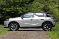 Luxus crossover kis villanymotorral, nagy akksival: DS 3 Crossback E-Tense teszt 53