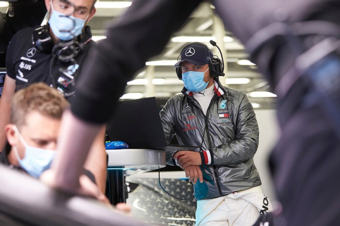 Szomorú fotók az F1-es tesztről, ez az új normális