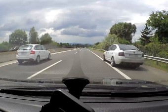 Ilyen egy 100 ezres előzés az M3-ason