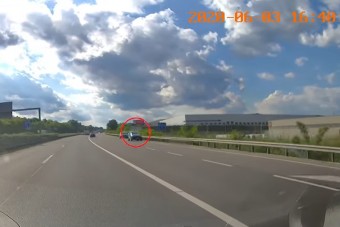 Forgalommal szemben hajtott fel két autós az M1-esre