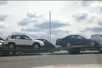 Szédítően hosszú horrorkaravánt fogtak a magyar rendőrök