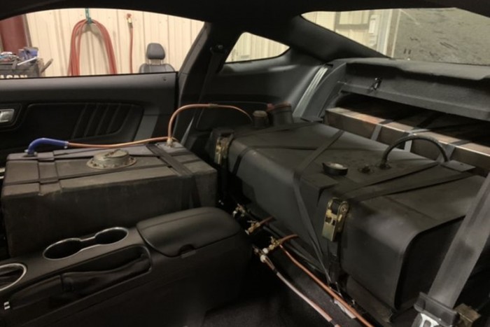 Átszáguldott Amerikán egy bérelt Mustanggal, kevesebb mint 26 óra alatt 7