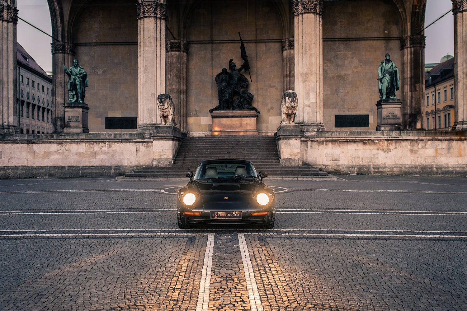 Két kézzel szórták a német márkát az 1988-as Porsche 959-re 5