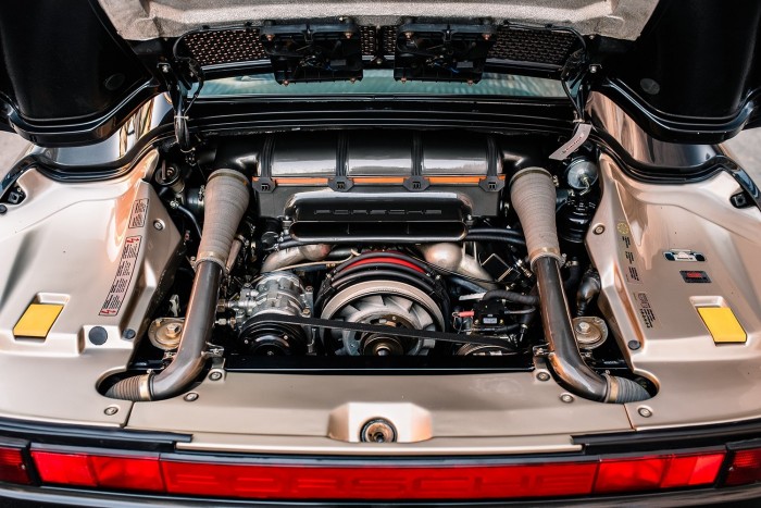 Két kézzel szórták a német márkát az 1988-as Porsche 959-re 6