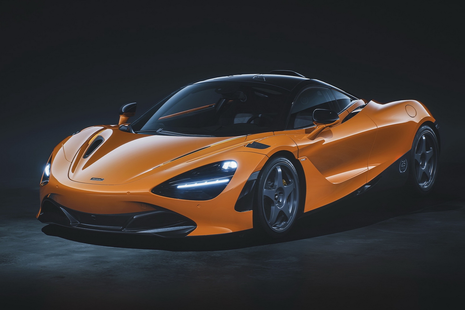 A 25 éves Le Mans-i győzelemre emlékeznek a McLaren 720S-sel 2