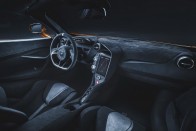 A 25 éves Le Mans-i győzelemre emlékeznek a McLaren 720S-sel 12