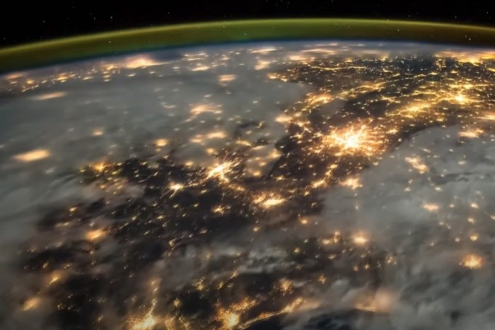 Közlekedési szabályokat vezetnének be a világűrben