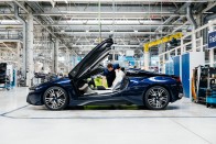 Átadták az utolsó 18 darab BMW i8-ast 15