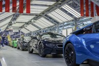 Átadták az utolsó 18 darab BMW i8-ast 18