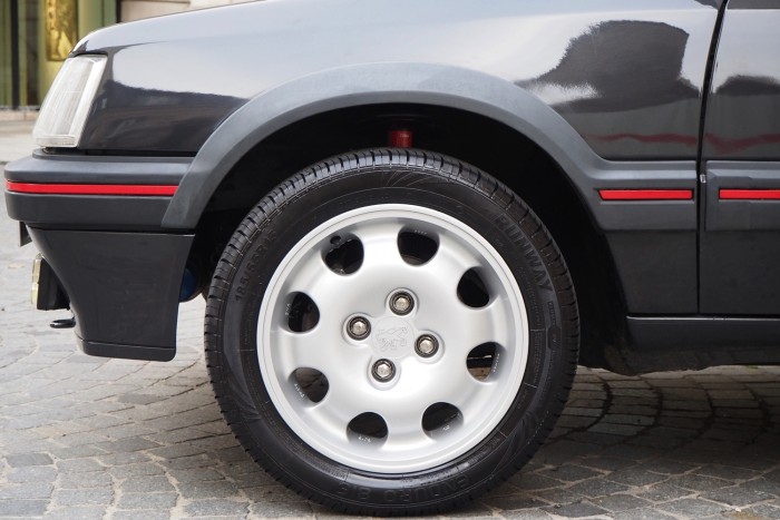 Az autó, amiért rajongtak a tolvajok és a biztosítók 6