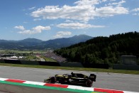 F1: Félezer km-t pörgetett le a Renault kedden 1