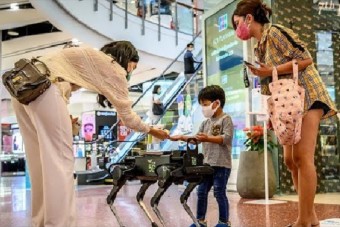 Már a koronavírus ellen is bevetik a robotkutyákat
