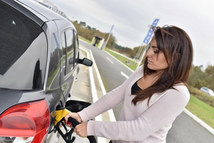 Szerdán csökken az üzemanyagok ára itthon